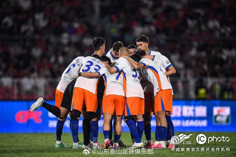 泽卡瓦科双响炮 山东泰山客场5-1大胜辽宁铁人 泽卡瓦科双响炮 山东泰山客场5-1大胜辽宁铁人