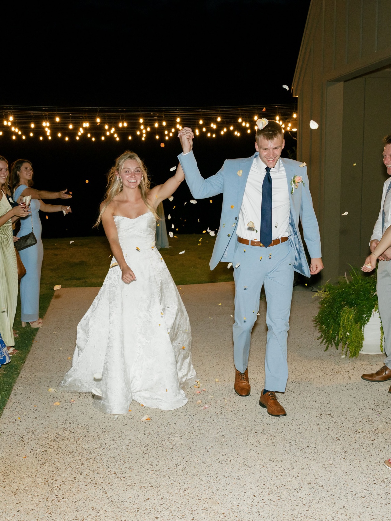 雷霆首轮16号秀斯特尔茨与高中恋人完婚 未满23岁