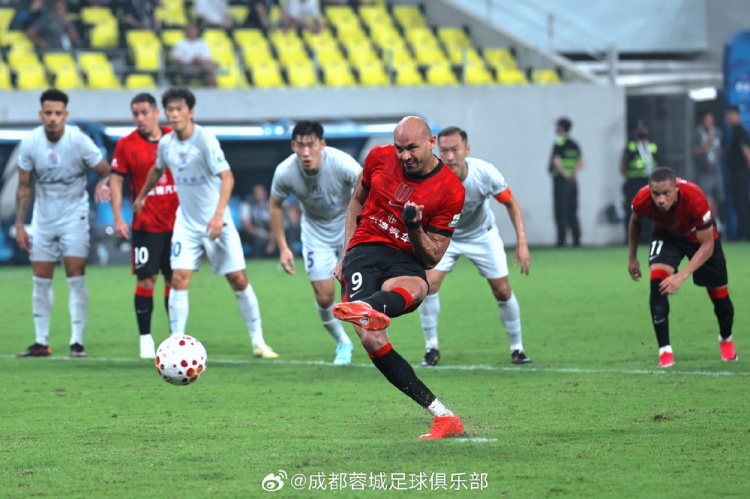 阿洛伊西：不少球员缺少联赛争冠经验，关键阶段难免产生焦虑